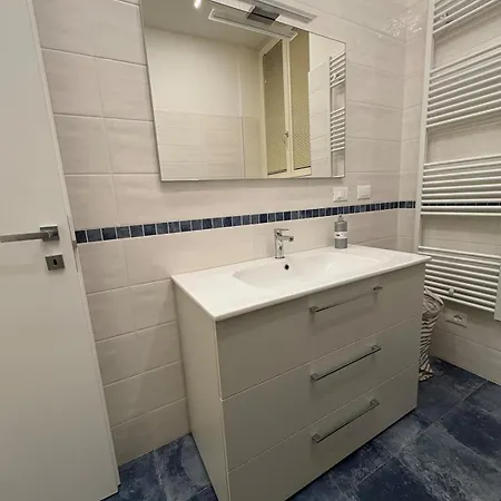 Casa Giulietta - Center - Parking Apartment Novara
