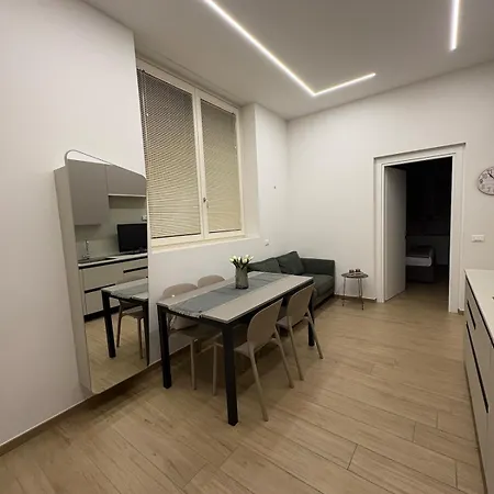 Casa Giulietta - Center - Parking Apartment Novara